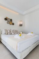 Lemonia Suites With Outdoor BBQ Area