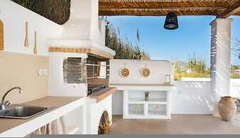 Lemonia Suites With Outdoor BBQ Area