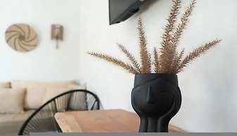 Lemonia Suites With Outdoor BBQ Area