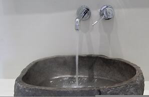 Lemonia Suites With Outdoor BBQ Area