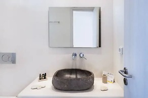 Lemonia Suites With Outdoor BBQ Area