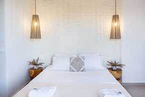 Lemonia Suites With Outdoor BBQ Area