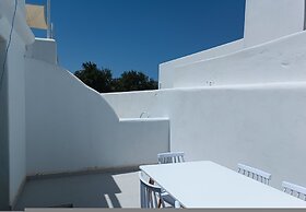 Lemonia Suites With Outdoor BBQ Area