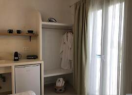 Lemonia Suites With Outdoor BBQ Area