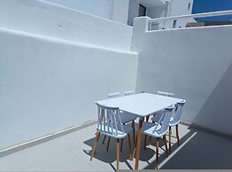 Lemonia Suites With Outdoor BBQ Area