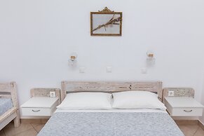 Harama Hotel Schinousa