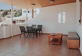 Tsikalario Holiday House