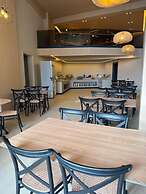 Nuna Hotel & Apartments