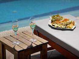 Nuna Hotel & Apartments