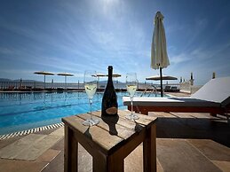 Nuna Hotel & Apartments