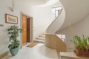 Bright And Spacious Family Apartment In Parioli