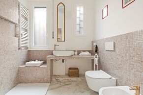 Bright And Spacious Family Apartment In Parioli