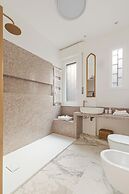 Bright And Spacious Family Apartment In Parioli