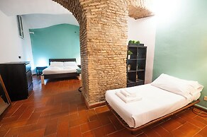 Campo De Fiori Grotto Apartment