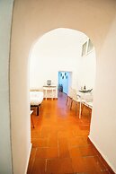 Campo De Fiori Grotto Apartment