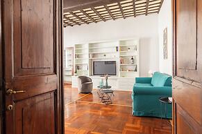 Campo De' Fiori Large And Beautiful Apartment