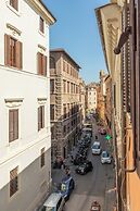 Campo De' Fiori Large And Beautiful Apartment