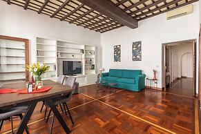 Campo De' Fiori Large And Beautiful Apartment