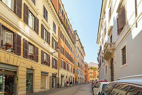 Campo De' Fiori Large And Beautiful Apartment