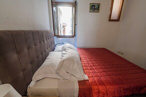 Campo De Fiori Large Family Apartment