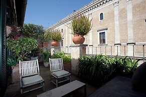 Campo De' Fiori Apartments