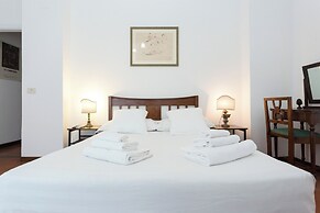 Campo De' Fiori Apartments