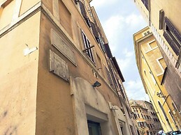 Campo De' Fiori Apartments