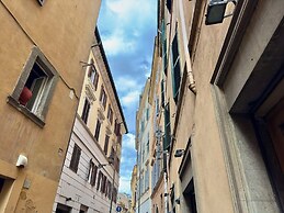 Campo De' Fiori Apartments