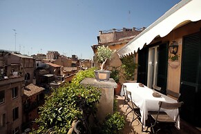 Campo De' Fiori Apartments