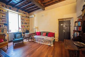 Campo De' Fiori Apartments