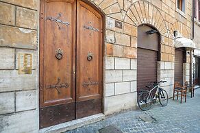 Campo De' Fiori Apartments
