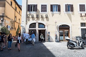 Campo De' Fiori Apartments