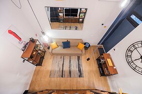 Colorful Design Loft Near Villa Pamphili 