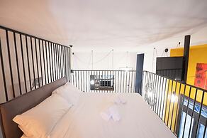 Colorful Design Loft Near Villa Pamphili 