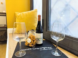 Colorful Design Loft Near Villa Pamphili 