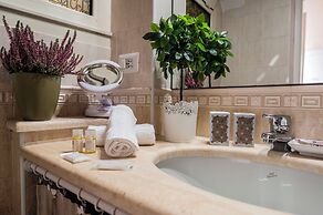 Colosseum 2Br Elegance And Charm 
