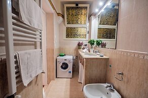 Colosseum 2Br Elegance And Charm 