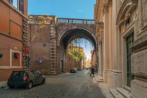 Via Giulia Apartments