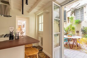 Via Giulia Apartments