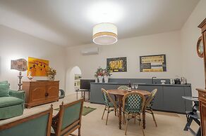 Via Giulia Apartments