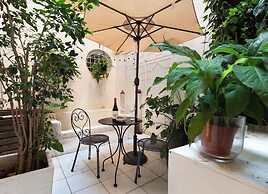 Via Giulia Apartments