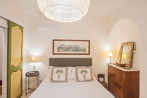 Via Giulia Apartments