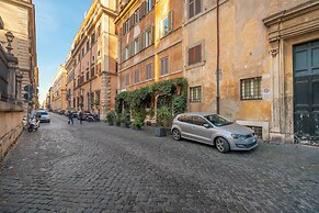 Via Giulia Apartments