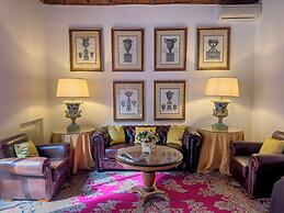 Via Giulia Apartments