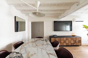 Via Giulia Apartments