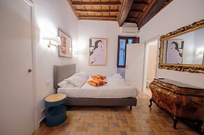 Via Giulia Apartments