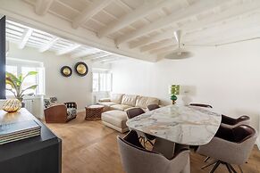 Via Giulia Apartments