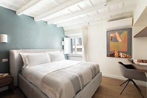 Via Giulia Apartments