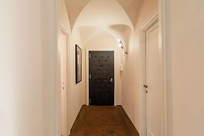 Via Giulia Apartments