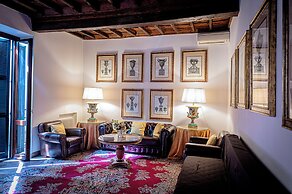 Via Giulia Apartments